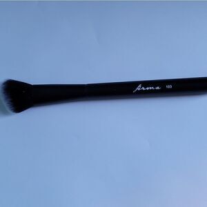 Firma Beauty Elite B 103 Angled Contour Brush